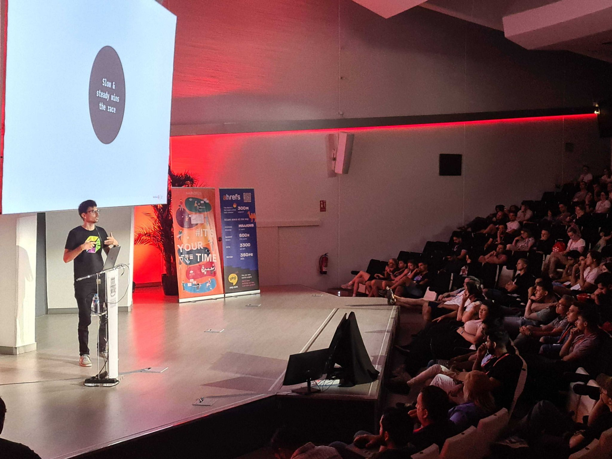 Dani Coll on stage at React Alicante 2024